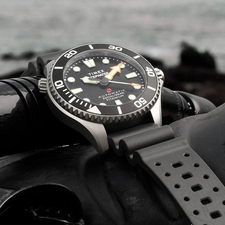 Deepwater Meridian 300 Titanium Hev Automatic 44mm Rubber Band